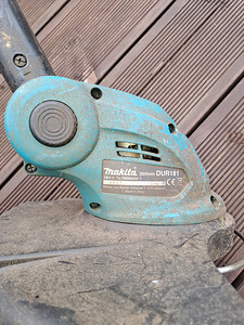 Makita akutrimmer (3 foto / 3)