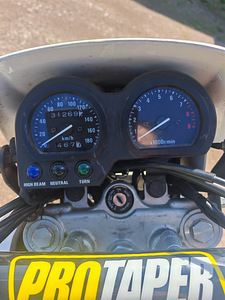 Suzuki DR650 (4 фото из 10)