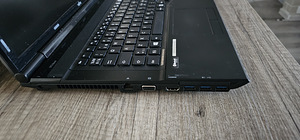 Fujitsu Lifebook NH532 i7 (4 foto / 5)
