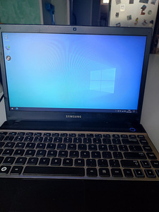 Samsung NP300V (2 foto / 7)