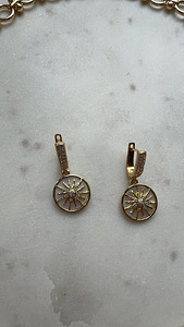 Kullatud 18k komplekt pärlmutriga. Keti pikkus 53cm (2 foto / 5)