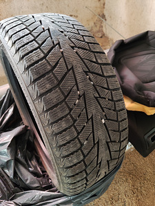 Talverehvid hankook winter icept iz2 215 50 r17 (4 foto / 4)