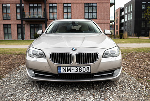 BMW 520d 2011 (3 foto / 13)