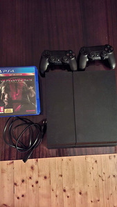 PS4 (обычная) 5 игр + 2 контроллера + кабель питания (1 фото из 2)