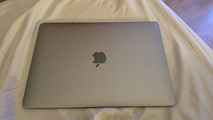 MacBook Air 13” 2020 (2 foto / 7)