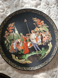 Vintage Palekh taldrik "Muinasjutt preestrist ja tema töölis (1 foto / 6)