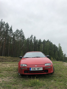 Мазда 323f 1995 г. (2 фото из 12)