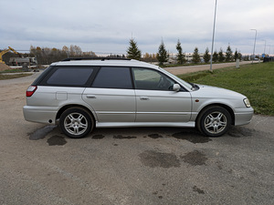 Subaru Legacy LPG (4 фото из 5)