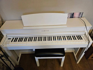 Продается цифровое пианино YAMAHA CLP 545WH Clavinova (5 фото из 6)