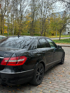 Mercedes-Benz E350 CDI (4 foto / 10)