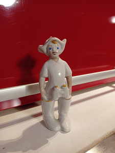 Статуэтка фарфоровая Буденовец - Мальчик с биноклем