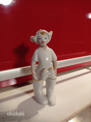 Статуэтка фарфоровая Буденовец - Мальчик с биноклем (фото #1)