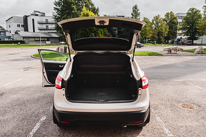 Nissan Qashqai 1.2 85kW (12 foto / 15)