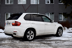 BMW X5 E70 3.0D Sports Package (5 foto / 11)