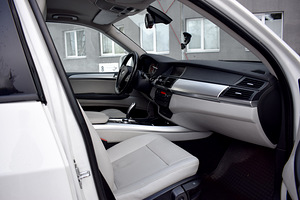 BMW X5 E70 3.0D Sports Package (6 foto / 11)