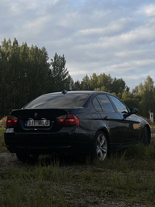 BMW 320i 2005 110kw manuaal (15 foto / 15)