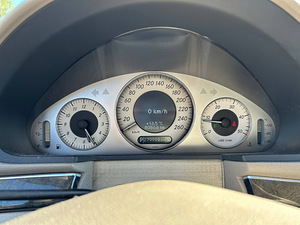 Mercedes-Benz W211 E220 CDI Avantgarde, 2005 (7 foto / 15)
