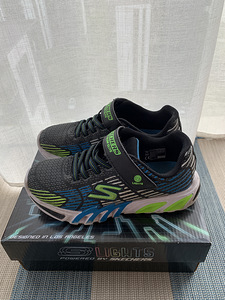 Sketchers 36 (1 foto / 4)
