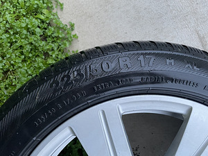 Литые диски Audi + шипованные шины 225/50 R17 (7 фото из 10)