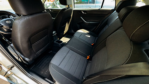 Skoda Rapid (2 foto / 11)