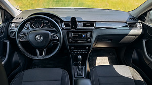 Skoda Rapid (6 foto / 11)