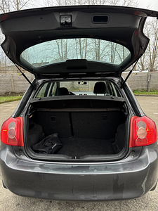 Toyota auris (5 foto / 12)
