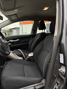 Toyota auris (11 foto / 12)