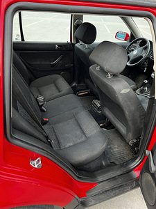 VW Golf IV Variant 1,9SDI (11 foto / 13)