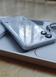 Nothing Phone 2 256GB (2 foto / 4)