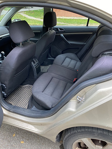 Skoda Octavia (3 foto / 3)