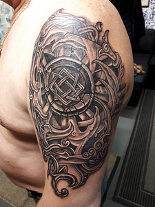 Tätoveeringud Aum Tattoo Studio (7 foto / 10)