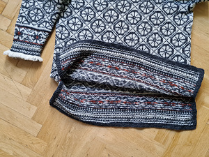 НОВЫЙ свитер из 100% шерсти (5 фото из 5)