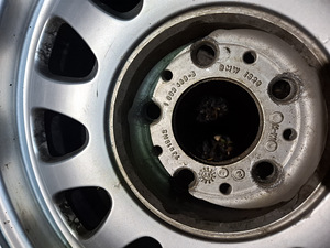 BMW e39 5x120 valuveljed 15" koos naastrehvidega 195/65R15 (4 foto / 6)