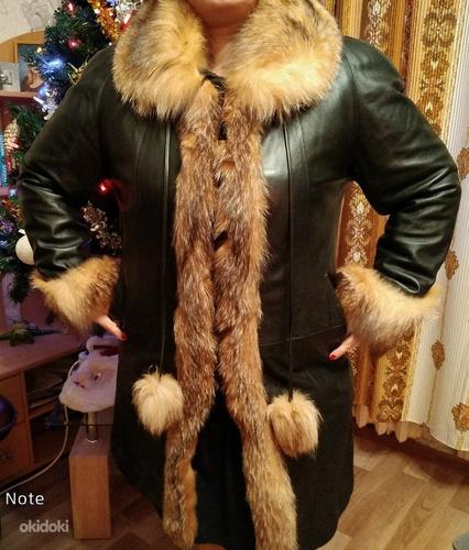 Кожаное пальто с натуральным мехом (фото #1)
