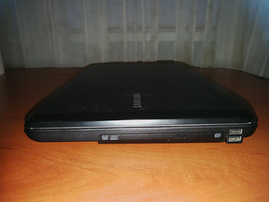 SAMSUNG NP-R530 (6 foto / 8)