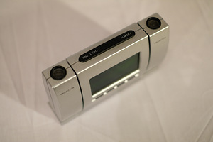 Projektsiooni äratuskell, Projektion Alarm Clock (2 foto / 3)