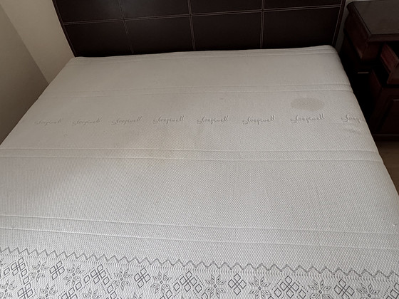 Voodi 180 x 200 madratsiga