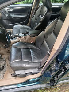 Volvo (8 foto / 9)