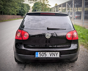 Volkswagen Golf 1.6 (3 foto / 5)