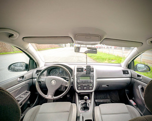 Volkswagen Golf 1.6 (5 foto / 5)