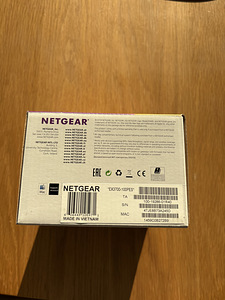 NETGEAR EX3700 Wi-Fi усилитель (3 фото из 3)