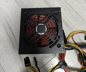 Toiteplokk 600W (Xilence XP600R7) (1 foto / 2)