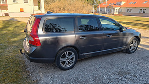 Volvo V70 2,4 120kW (5 foto / 6)