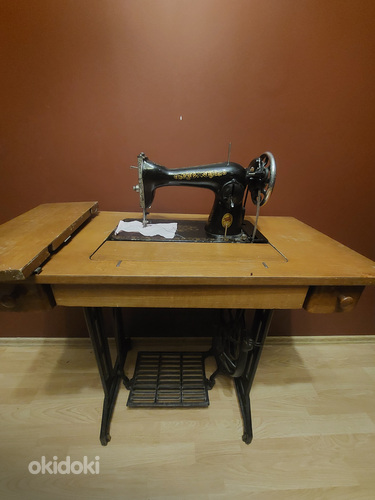 Старая швейная машина (фото #3)