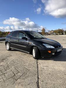 Ford Focus Ghia 1.6 automat (3 foto / 9)