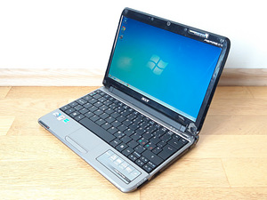 Acer Aspire One (6 foto / 8)