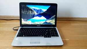 Samsung RV510 Celeron/4GB/SSD120GB (2 foto / 10)