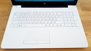HP 15 AMD/15.6"/4GB/SSD128GB/6H (4 foto / 10)