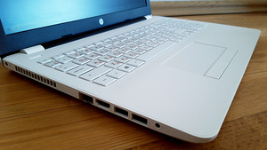 HP 15 AMD/15.6"/4GB/SSD128GB/6H (5 foto / 10)