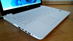 HP Laptop 15 Celeron/15.6"/4GB/SSD120GB/W11 (3 фото из 8)